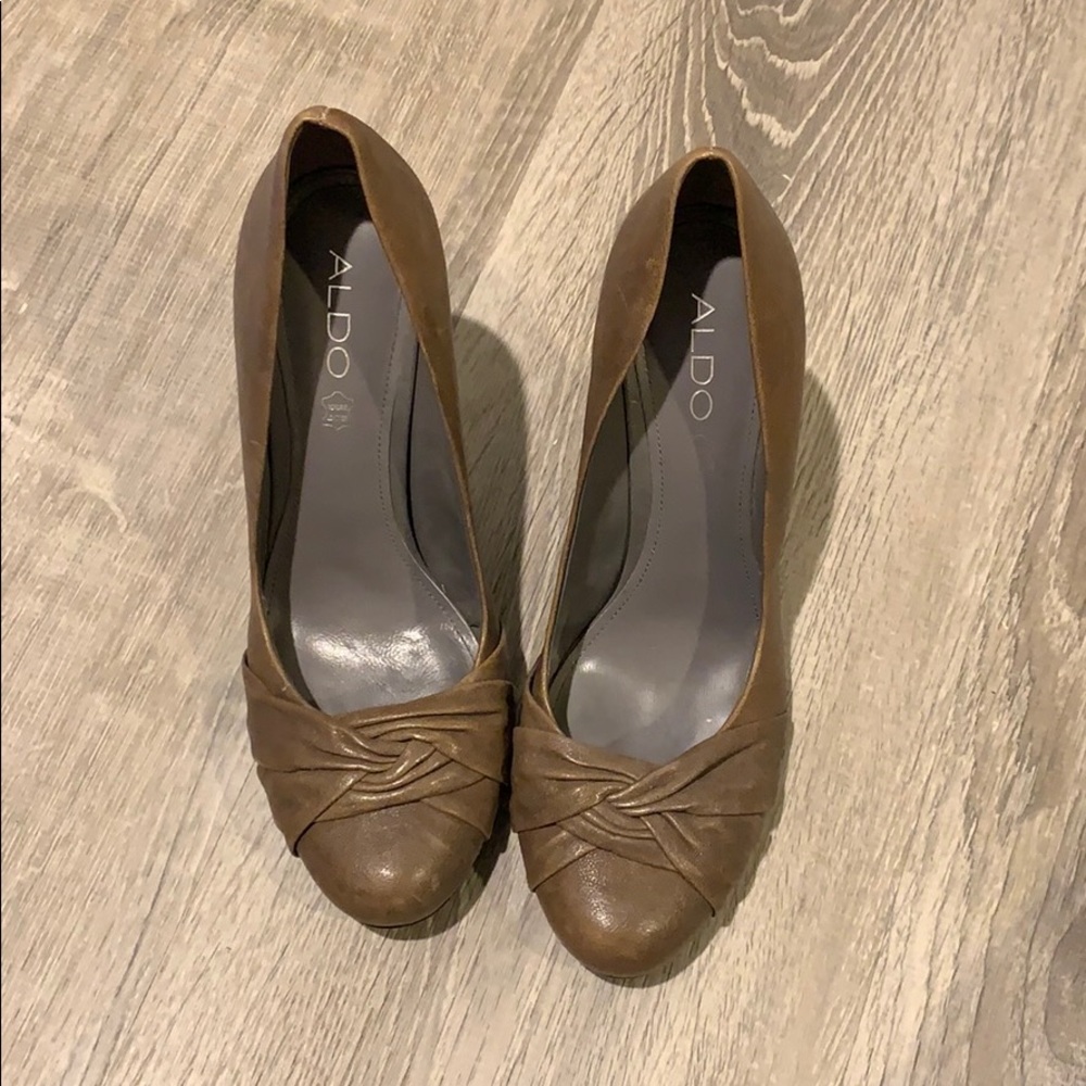 Beautiful ALDO brown leather heels